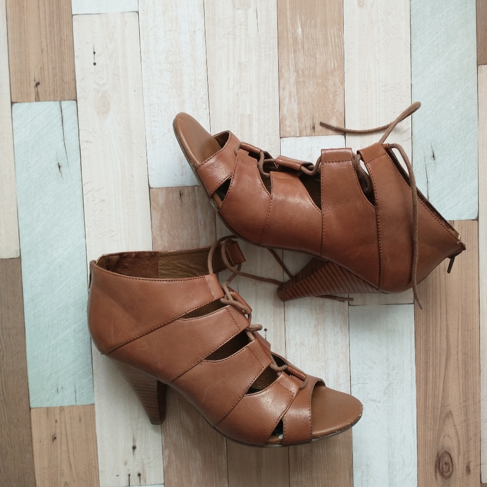 Women's Reba lace up peep toe booties